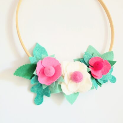 Couronne de fleurs roses – Image 3