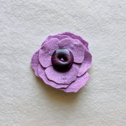 Broche violette fleur atelier jocha