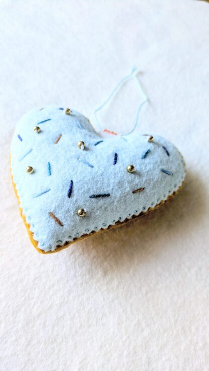 Cœur bleu perlé – Image 3