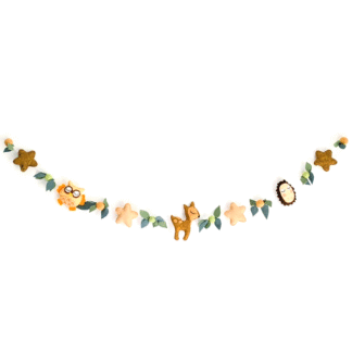 Guirlande aux motifs de la forêt et aux couleurs d'automne, création artisanale en feutrine fait-main par l'Atelier Jocha.