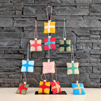 Pochette cadeau en feutrine création par l'Atelier Jocha