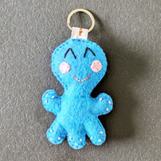 Porte-clé poulpe bleu chiné fait-main par l'Atelier Jocha.