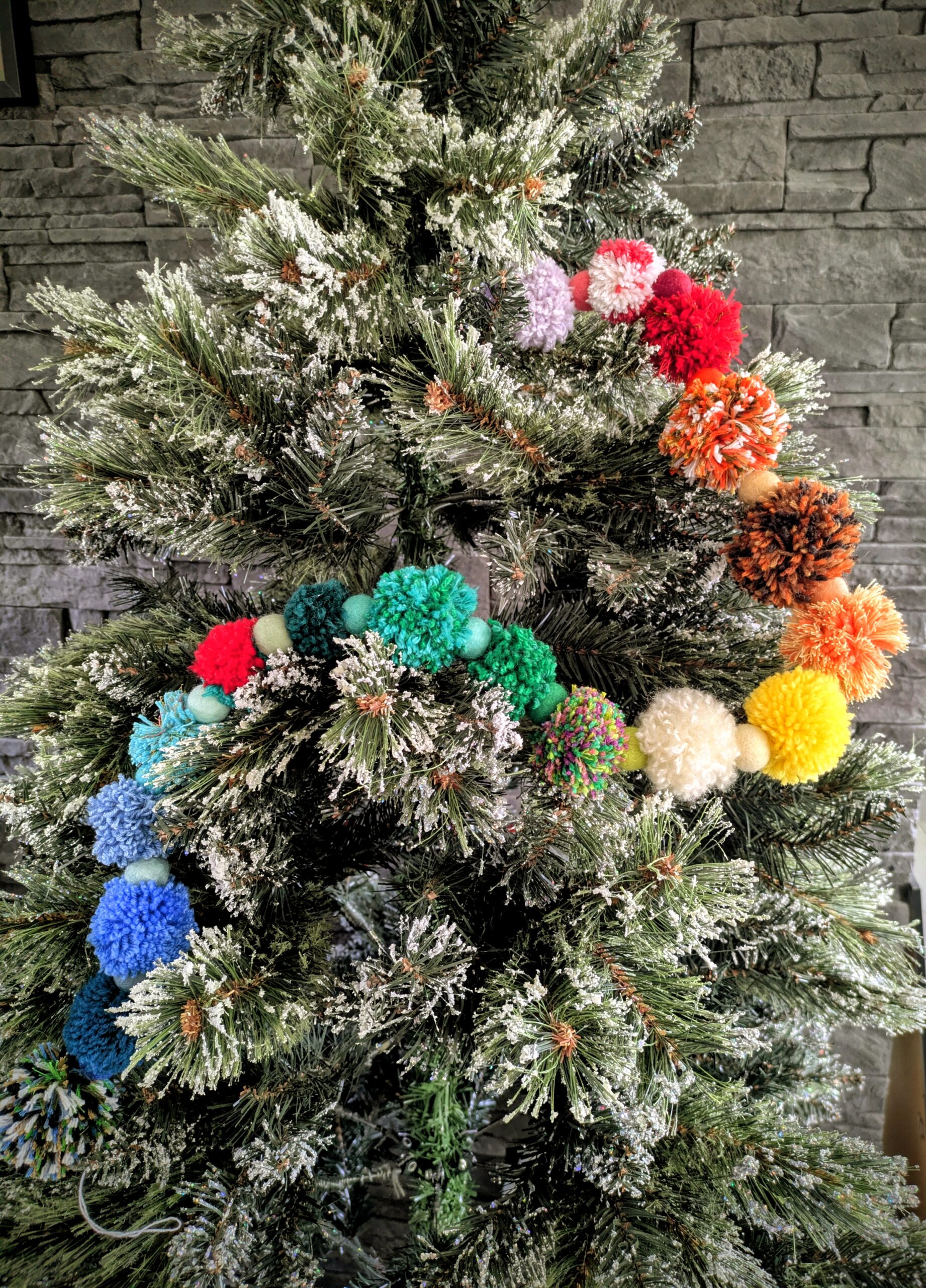 Créations artisanales en feutrine de Noël de l'Atelier Jocha - décorations et cadeaux faits main