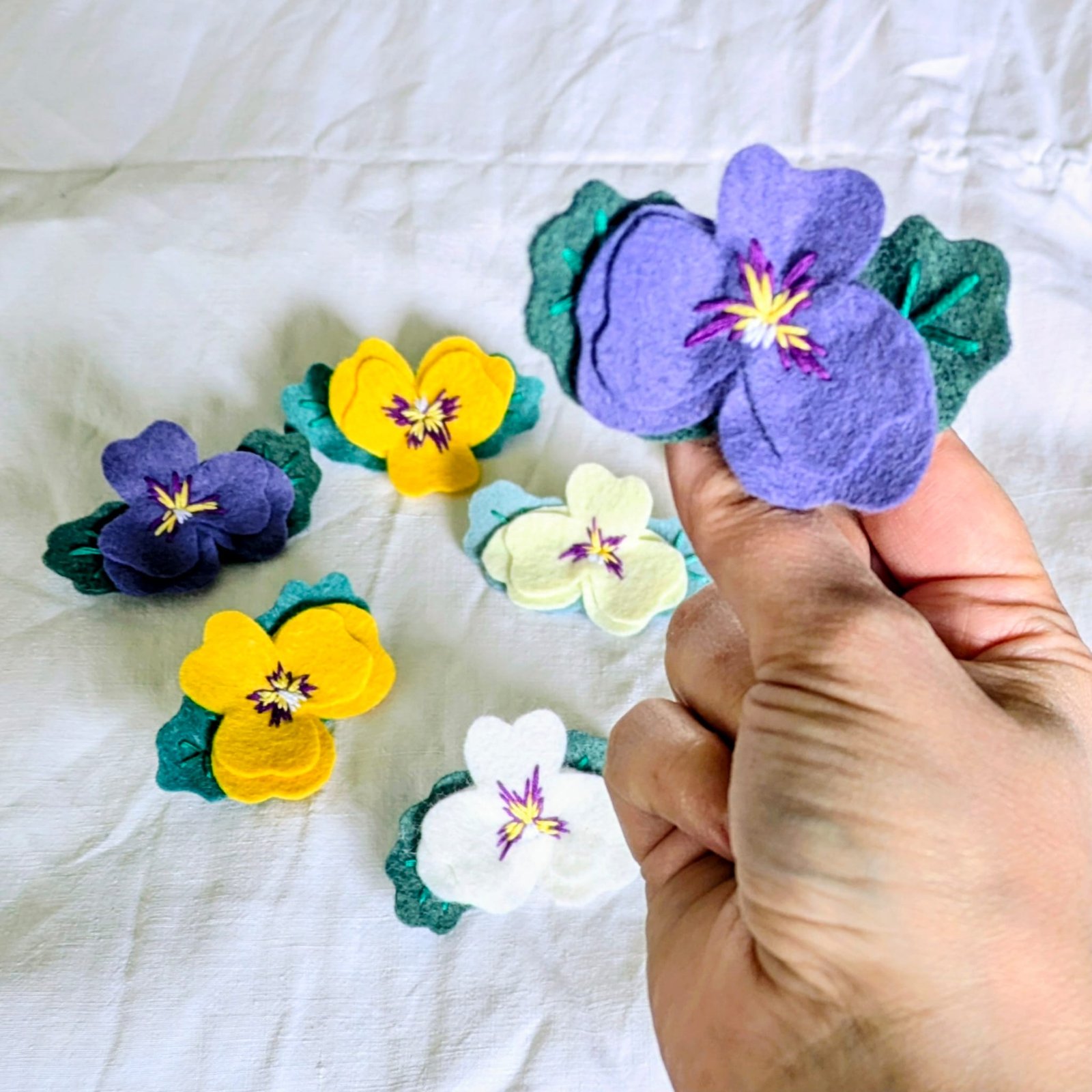 Broche Pensée bijou floral fait-main | Atelier Jocha