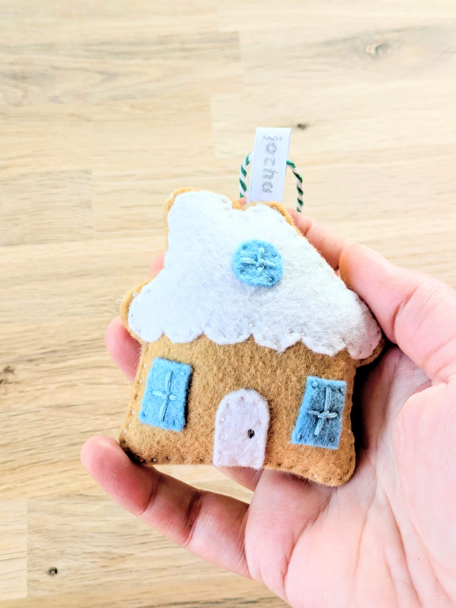Décorations de Noël artisanales : ambiance pailletée et cocooning
